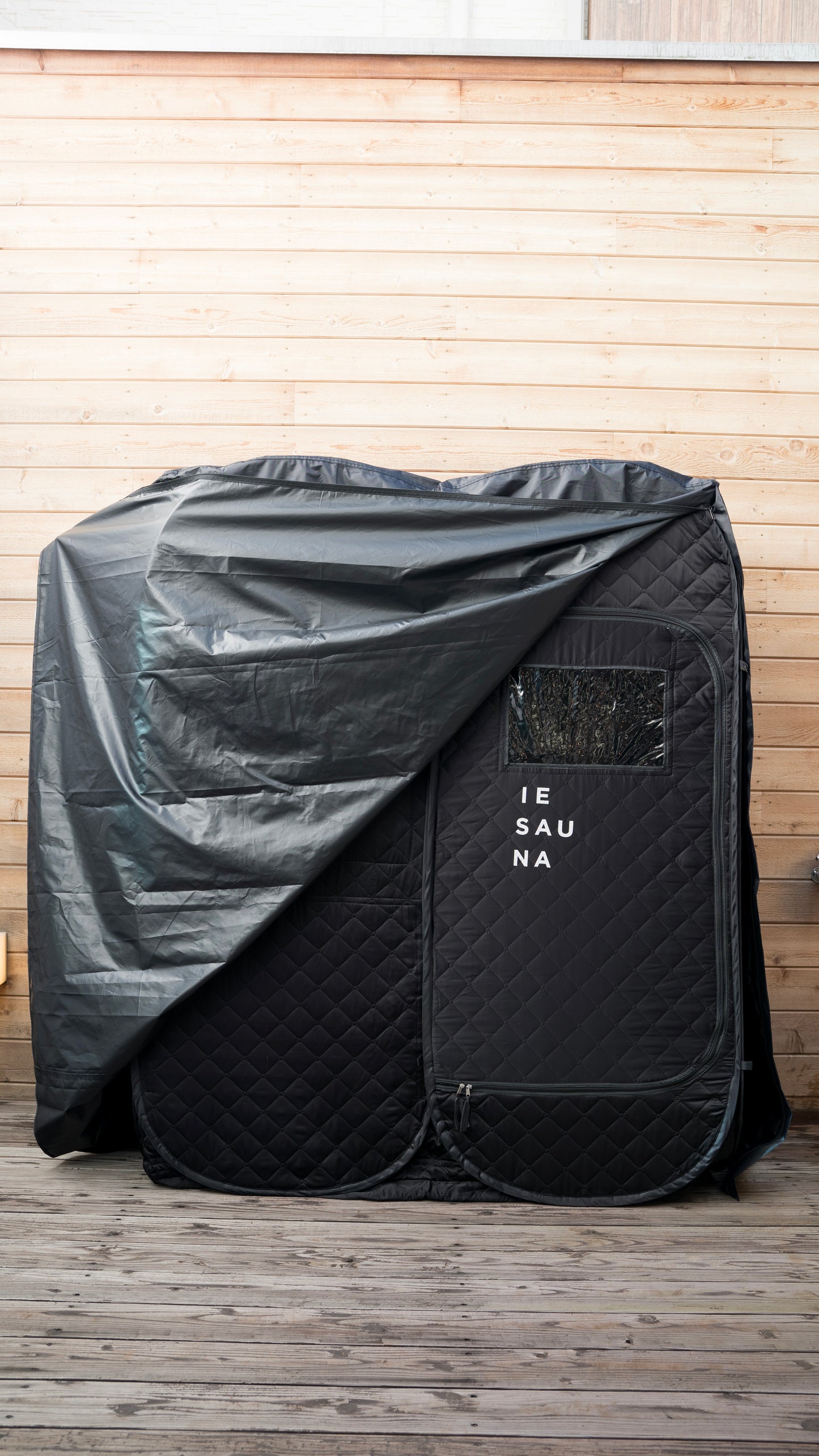 IESAUNA テントを雨や日差しから守ります